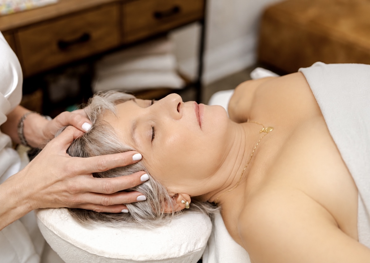 Close-up of a relaxing scalp massage